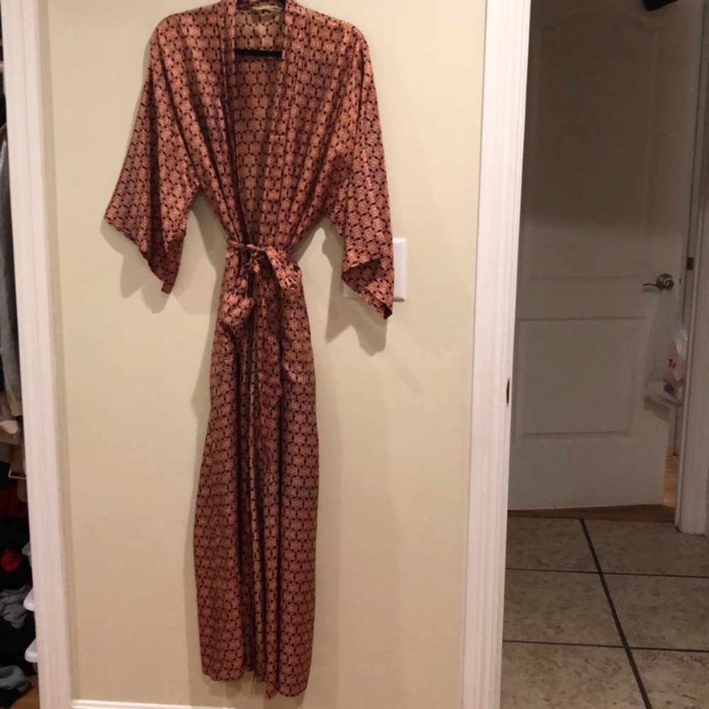 Kamono Robe